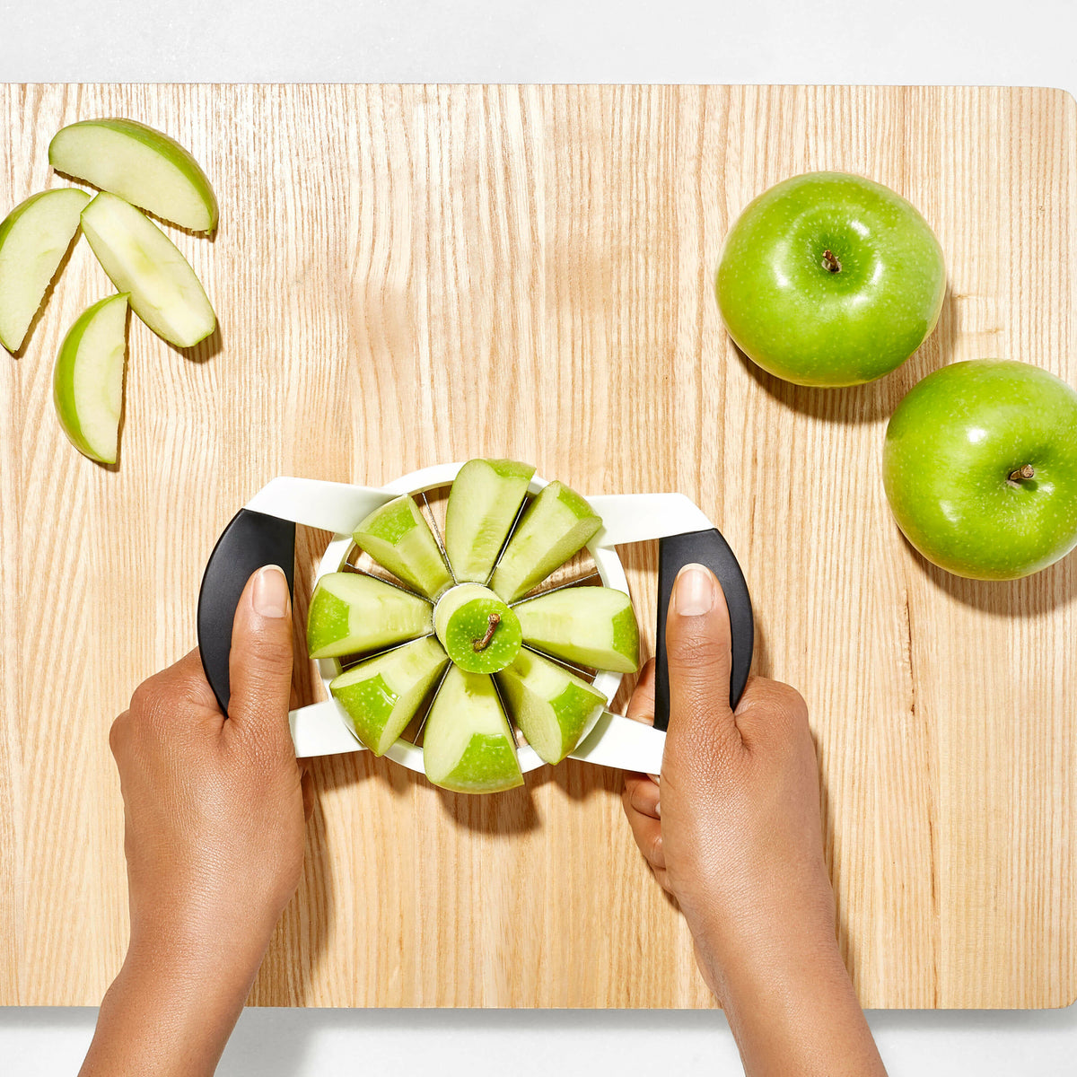 apple-divider-c6 gg_32681_4b_1_.jpg