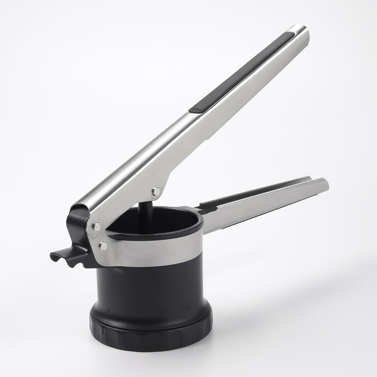 3-in-1-adjustable-potato-ricer-k4 oxo_good_grips_3-in-1_adjustable_potato_ricer_gg_1129780_1.jpg