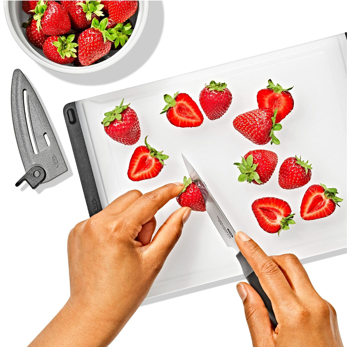 3-5-in-paring-knife-with-locking-sheath-l5 oxo_paring-knife-with-sheath_pdp_05.jpeg