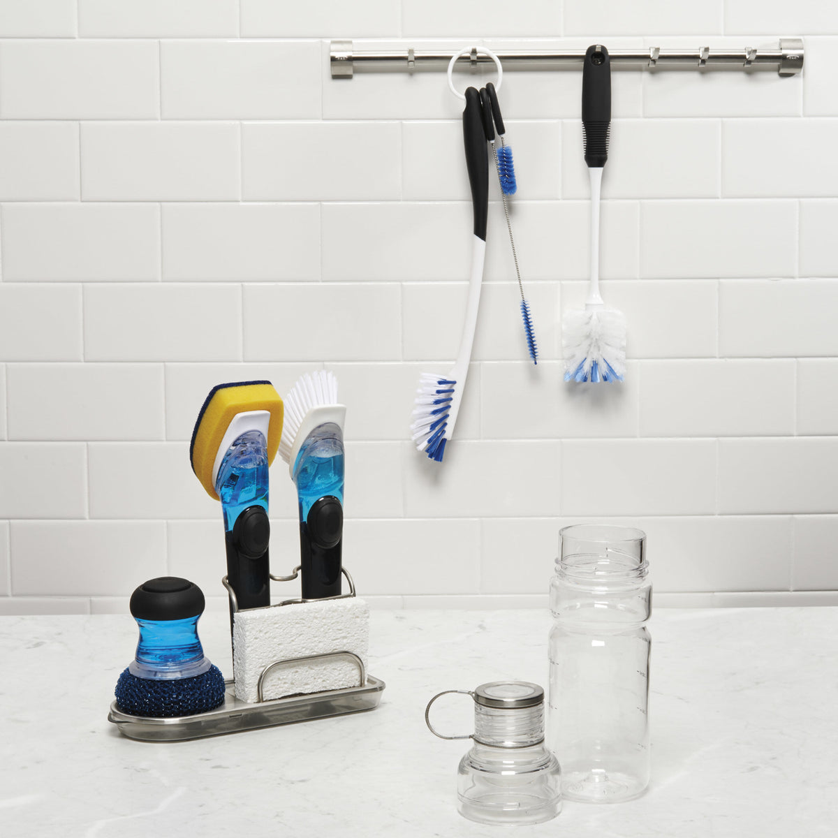 water-bottle-cleaning-set-l8 1329080_8_water_bottle_cleaning_set.jpg