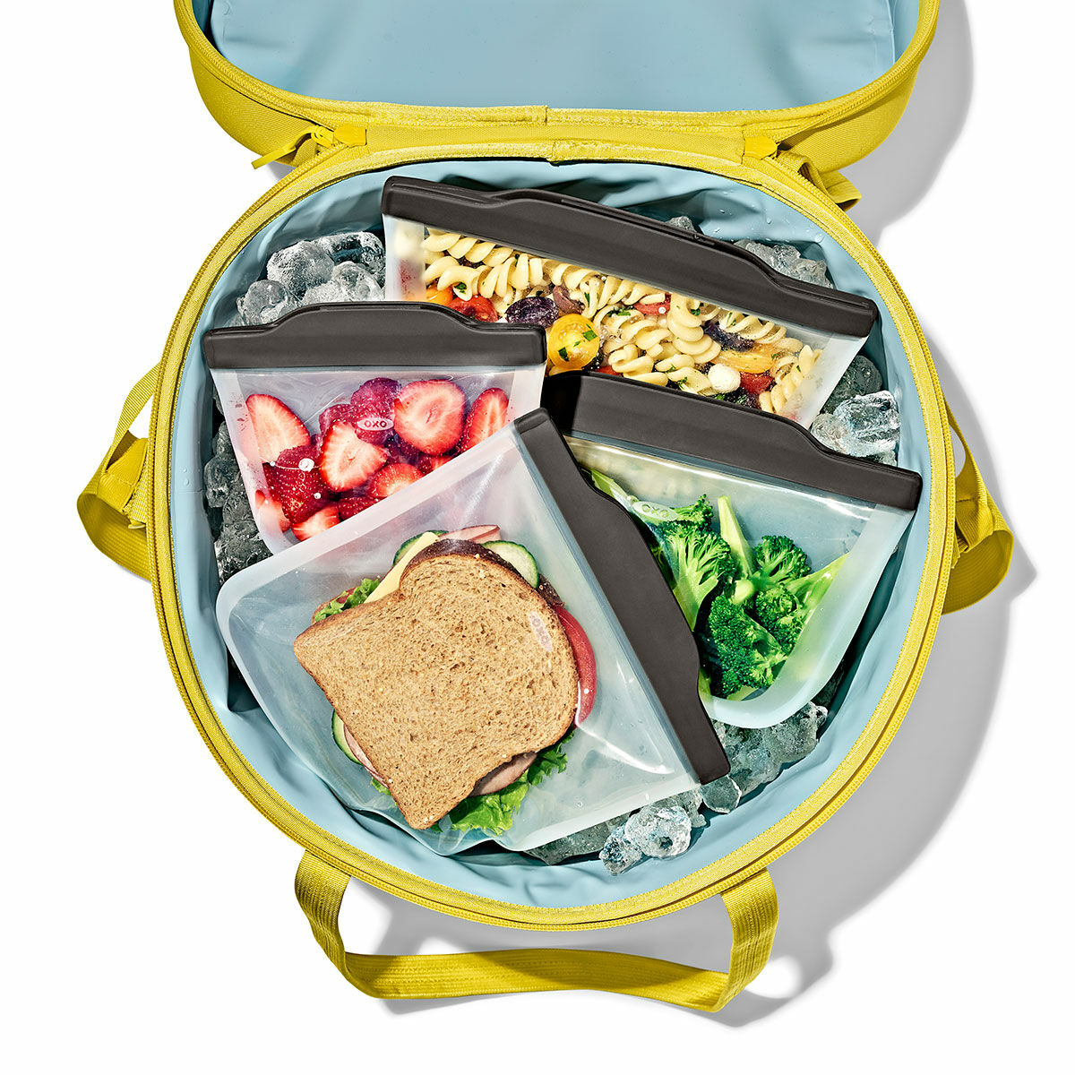 outdoor-silicone-reusable-stand-up-bag-quart-32-oz-a7 9112900_silicone_stand-up_quart_32oz_02.jpg