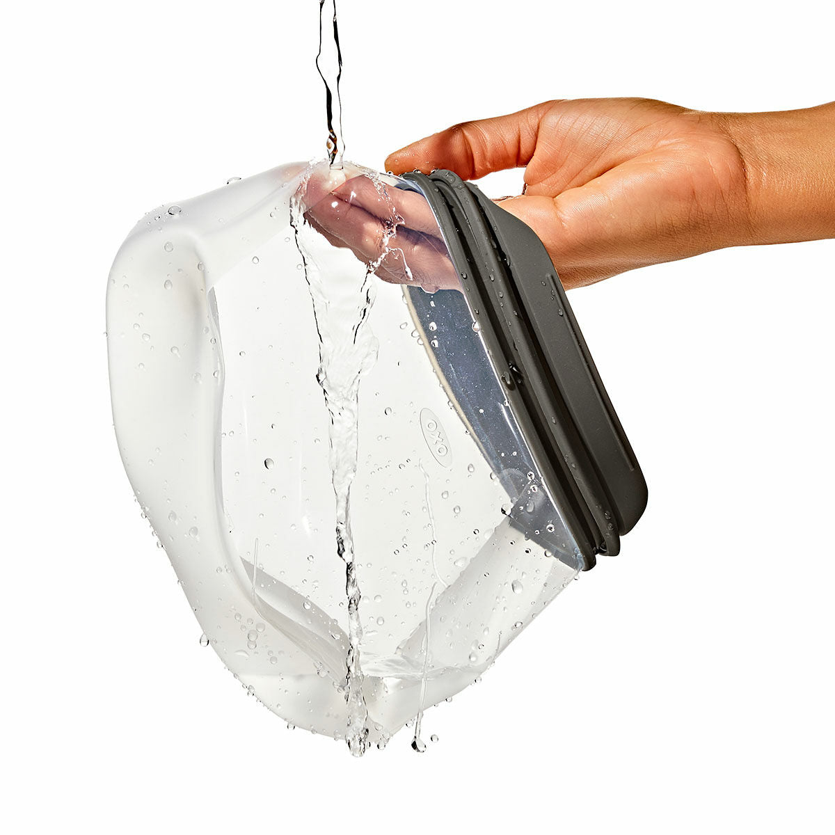 outdoor-silicone-reusable-stand-up-bag-quart-32-oz-a7 9112900_silicone_stand-up_quart_32oz_08.jpg