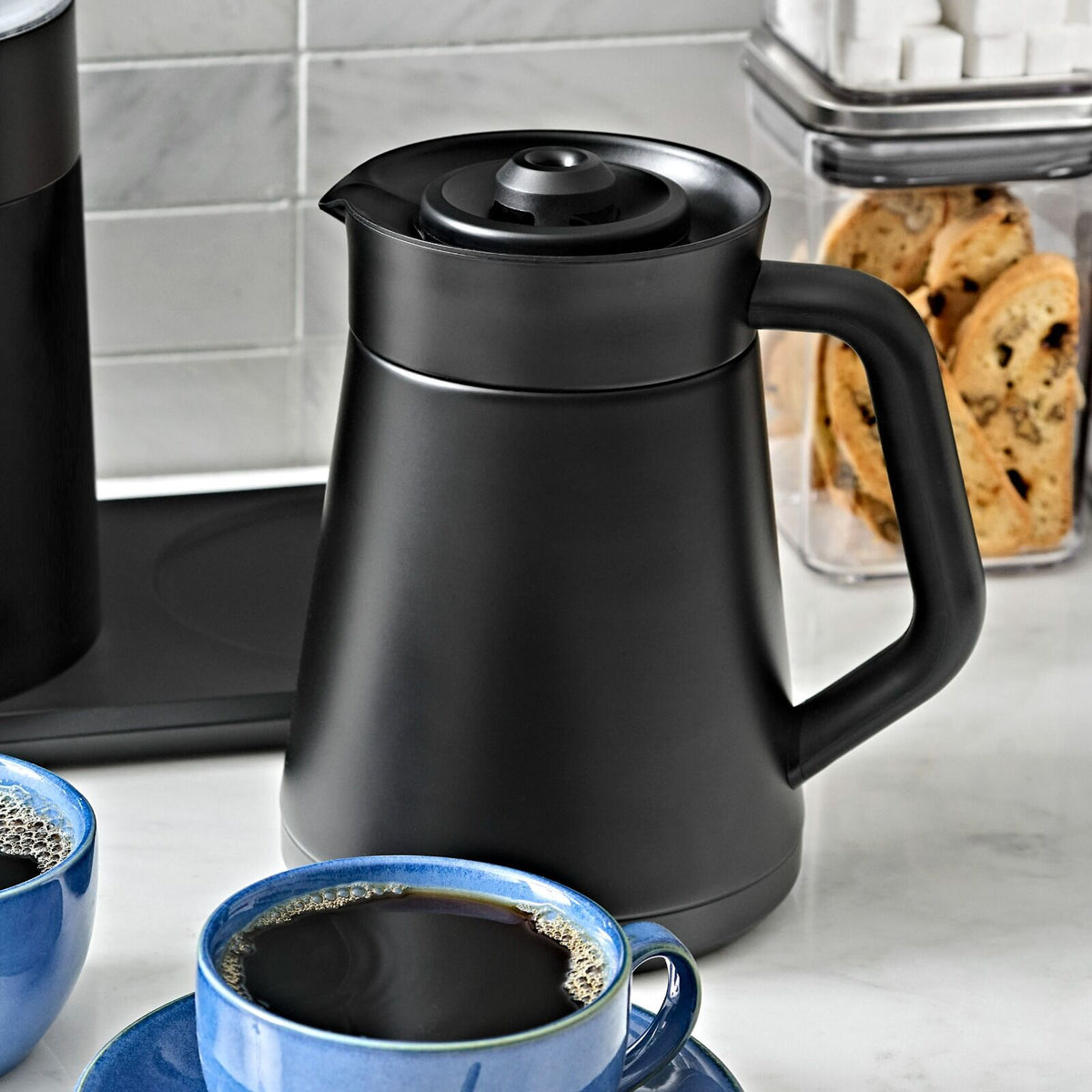 replacement-carafe-for-9-cup-coffee-maker-matte-black-u4 brew_8725100_9-cup-coffee-maker-black-carafe_pdp_02_1_.jpeg