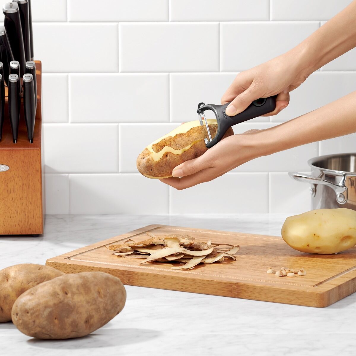 oxo-good-grips-prep-y-peeler-w6 gg_11258900-11244000-11244100_4_4.jpg