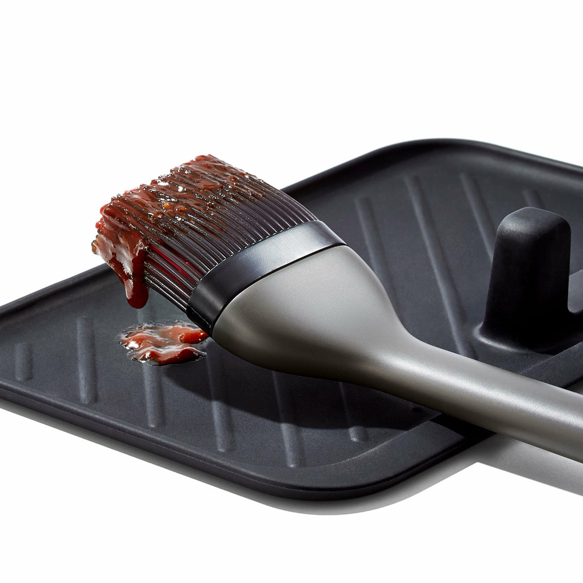 grilling-basting-brush-o1 gg_11309300_050620_4_rgb_1_.jpg