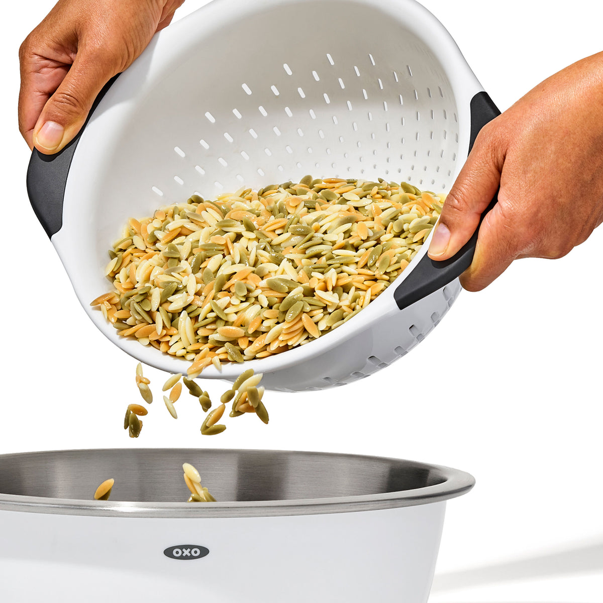 plastic-colander-p7 gg_11331000_plasticcolander3qt_pdp_02.jpg