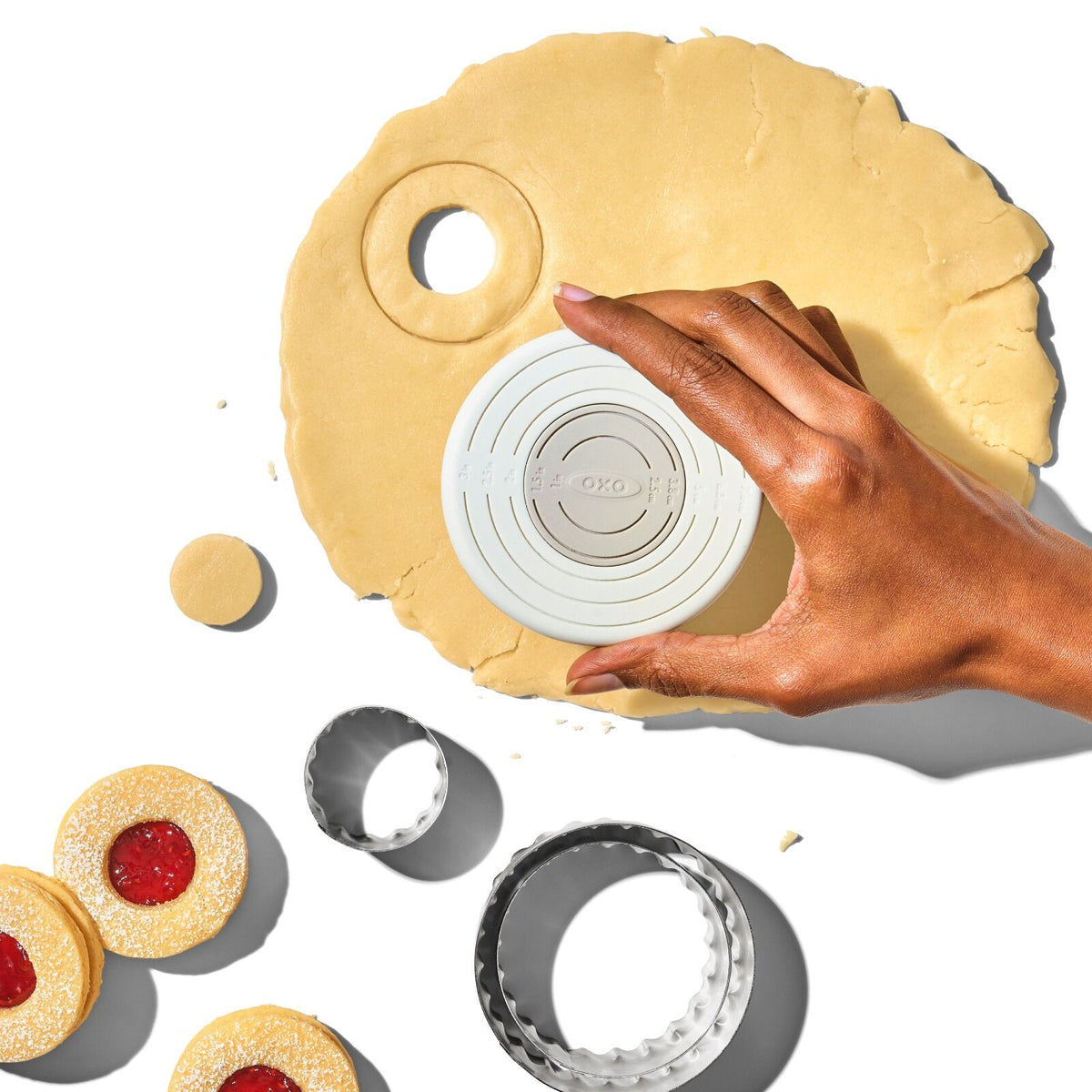 double-sided-cookie-and-biscuit-cutter-v7 gg_11360600_cookiecutterset_pdp_04.jpg