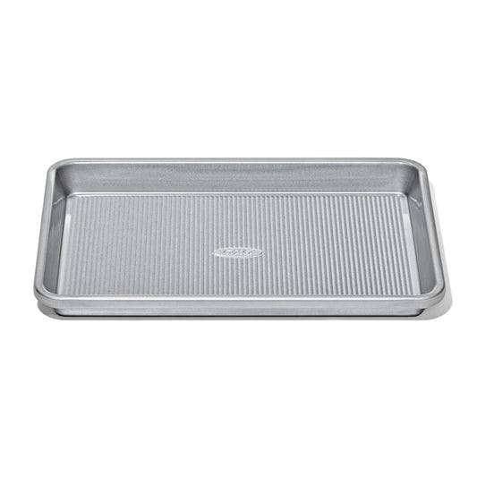 non-stick-pro-clear-coated-quarter-sheet-pan-h0 gg_11434900_quarter-sheet-pan_apdp_00_main.jpeg