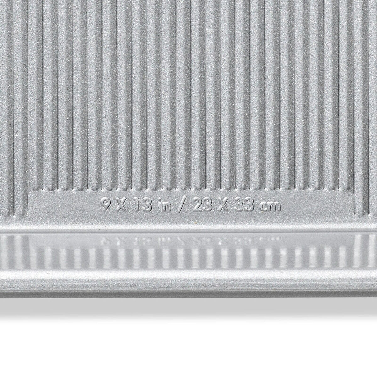 non-stick-pro-clear-coated-quarter-sheet-pan-h0 gg_11434900_quarter-sheet-pan_pdp_05.jpeg