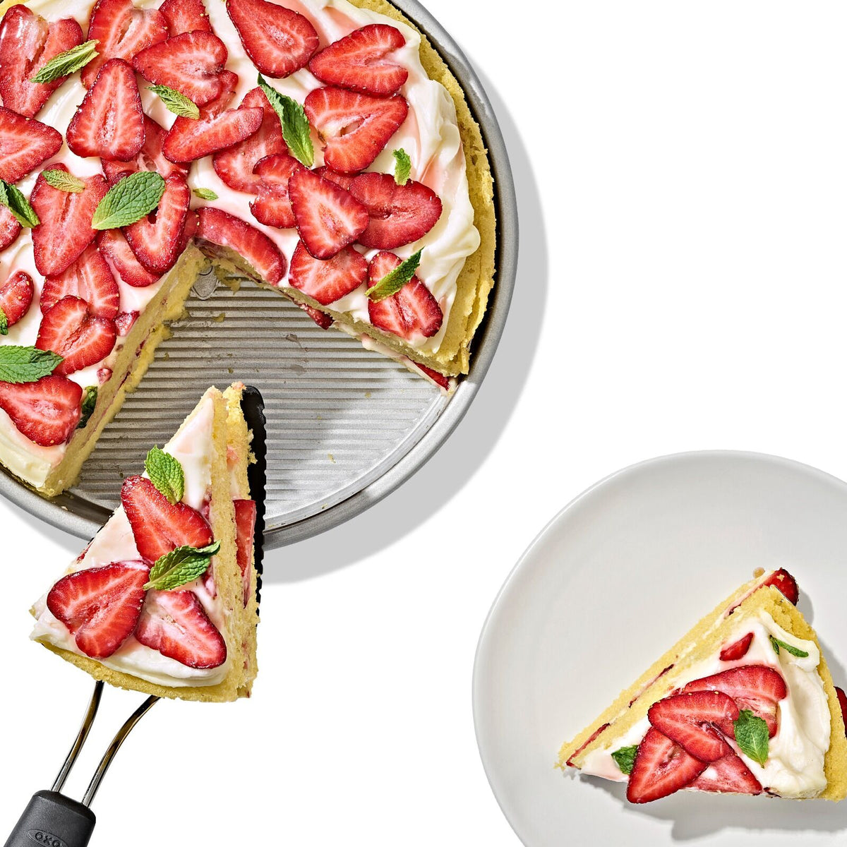 non-stick-pro-clear-coated-9in-round-cake-pan-b7 gg_11435100_9in-round-cake-pan_pdp_02.jpeg