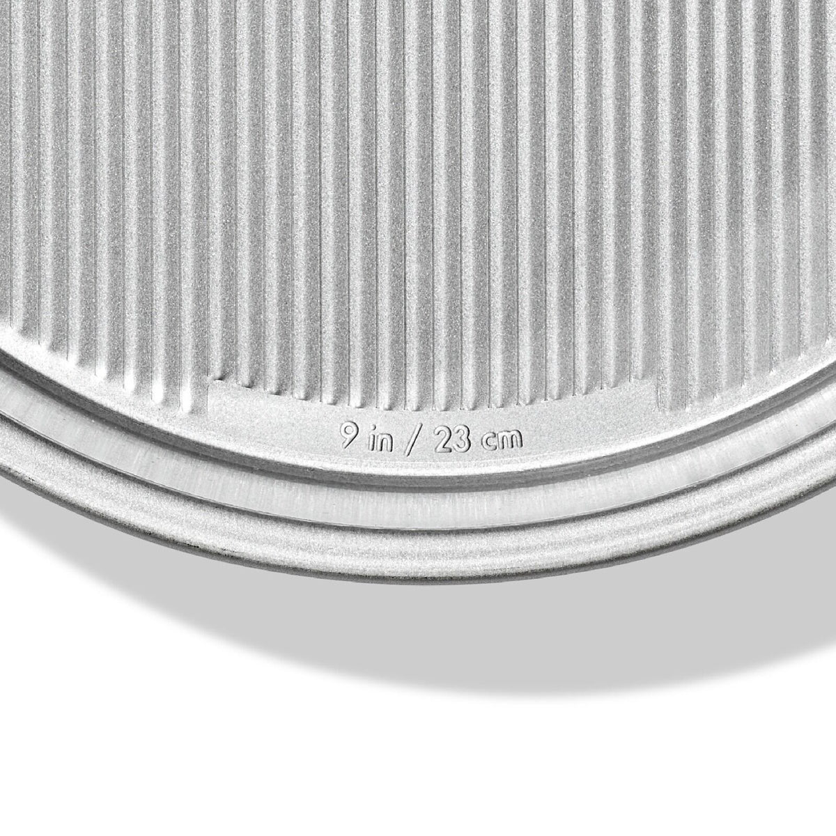 non-stick-pro-clear-coated-9in-round-cake-pan-b7 gg_11435100_9in-round-cake-pan_pdp_04.jpeg