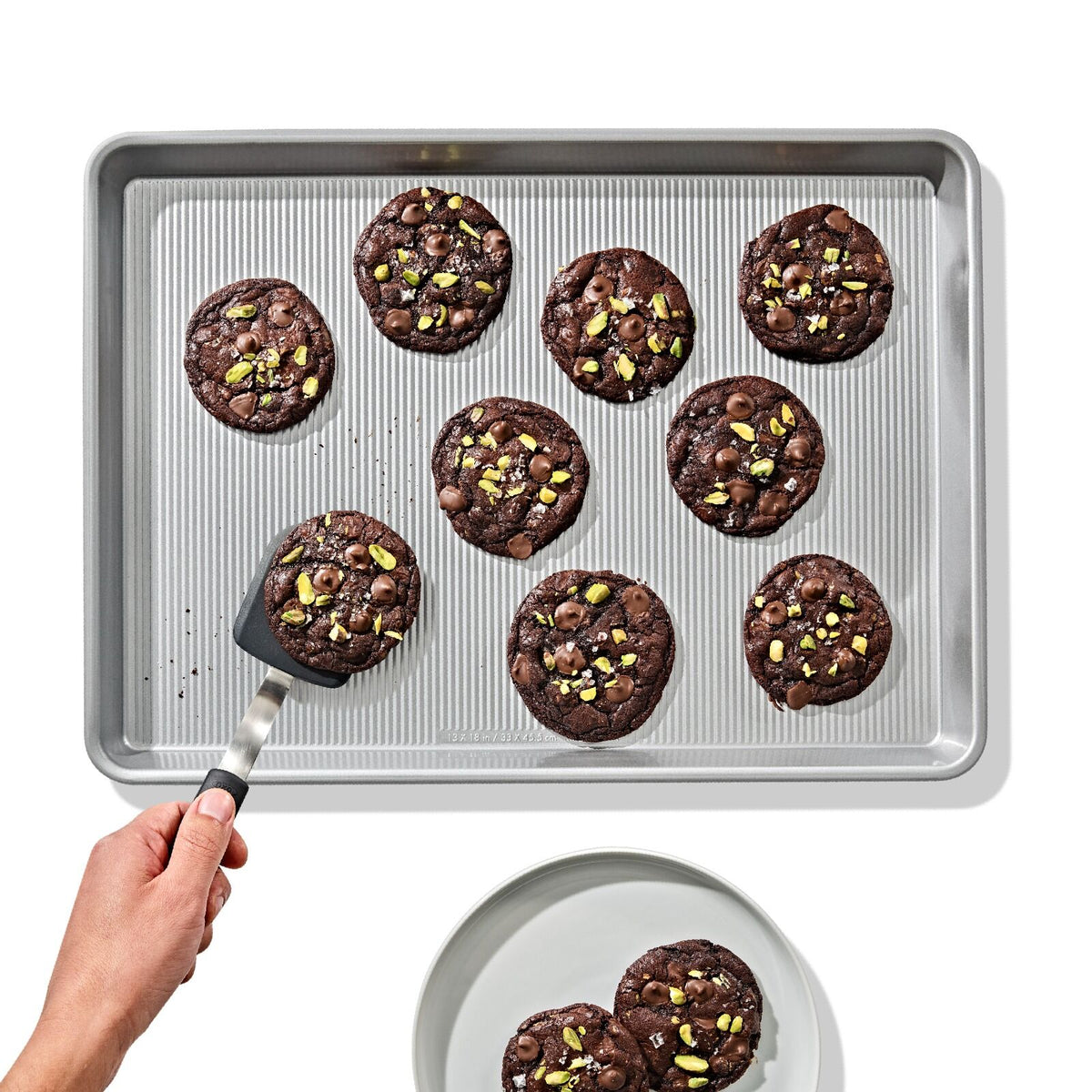 non-stick-pro-clear-coated-half-sheet-pan-f4 gg_11435300_half-sheet-pan_pdp_02.jpeg