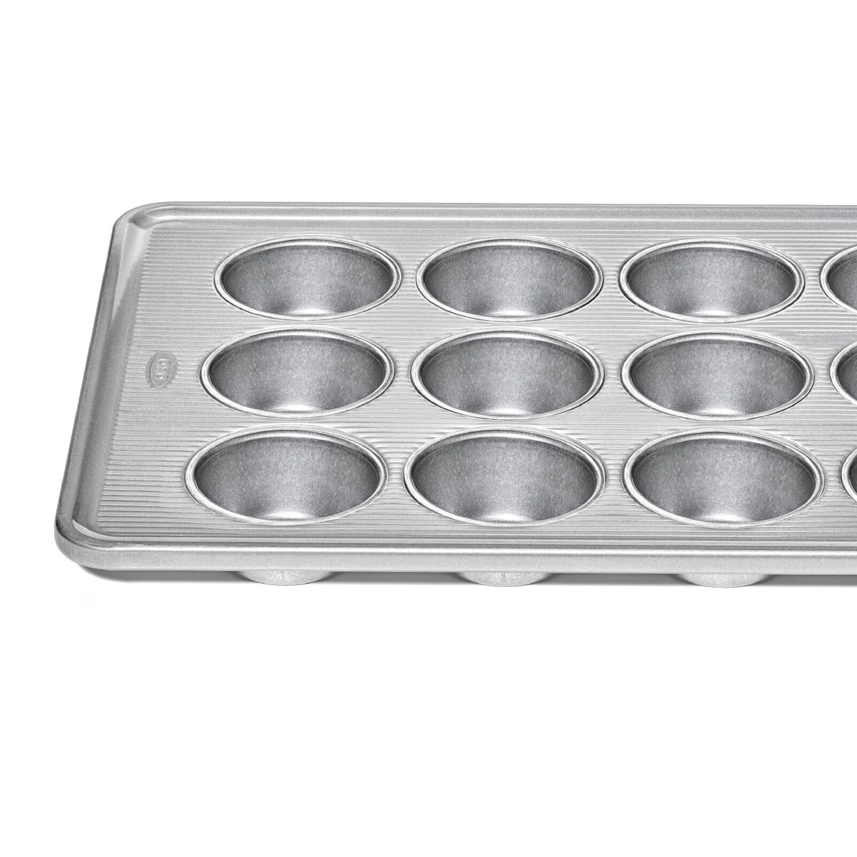 non-stick-pro-clear-coated-12-cup-muffin-pan-r9 gg_11435600_12-cup-muffin-pan_pdp_04.jpeg