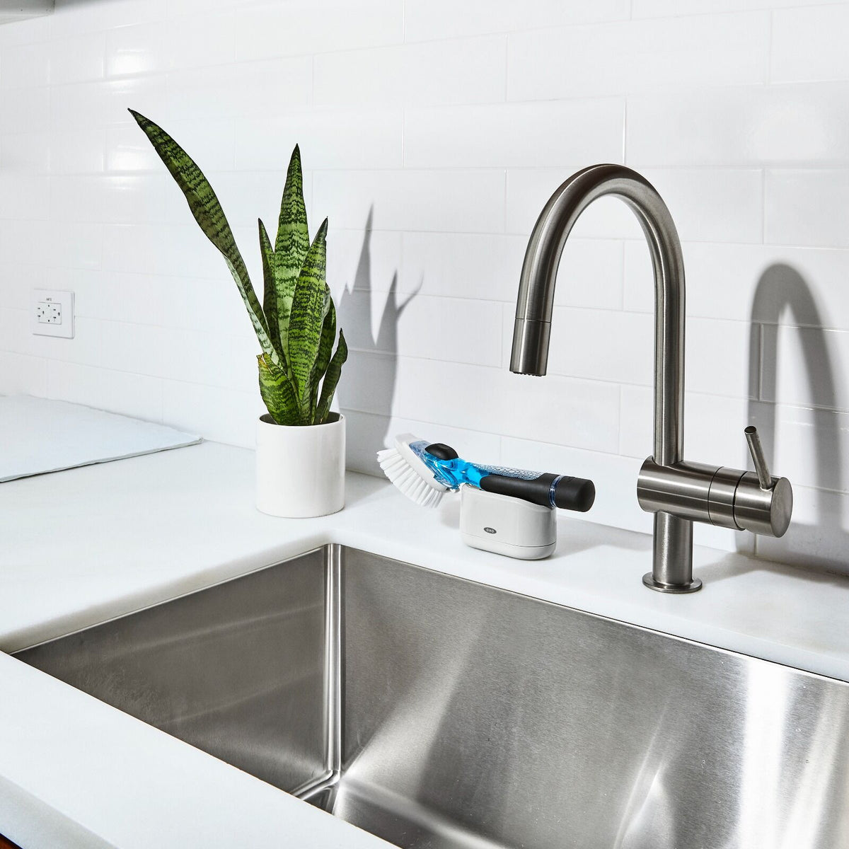 soap-dispensing-dish-brush-storage-set-n9 gg_12361800_dishbrushstorageset_40_rgb.jpg