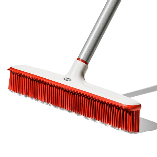 oxo-good-grips-fur-broom-t7 gg_12423000_fur-broom-compact_pdp_00.jpeg