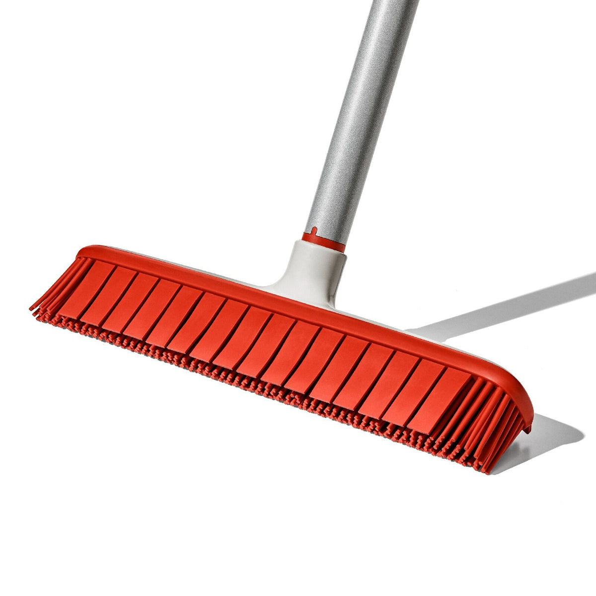 oxo-good-grips-fur-broom-t7 gg_12423000_fur-broom-compact_pdp_04.jpeg