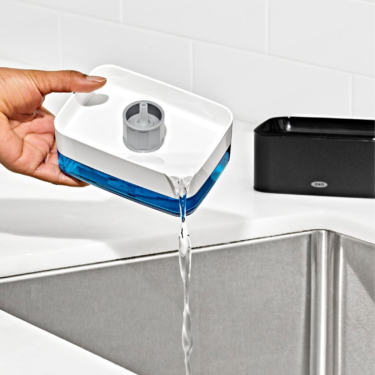 soap-dispensing-sponge-holder-l4 gg_12426800_soap-dispensing-sponge-holder_pdp_06.jpeg