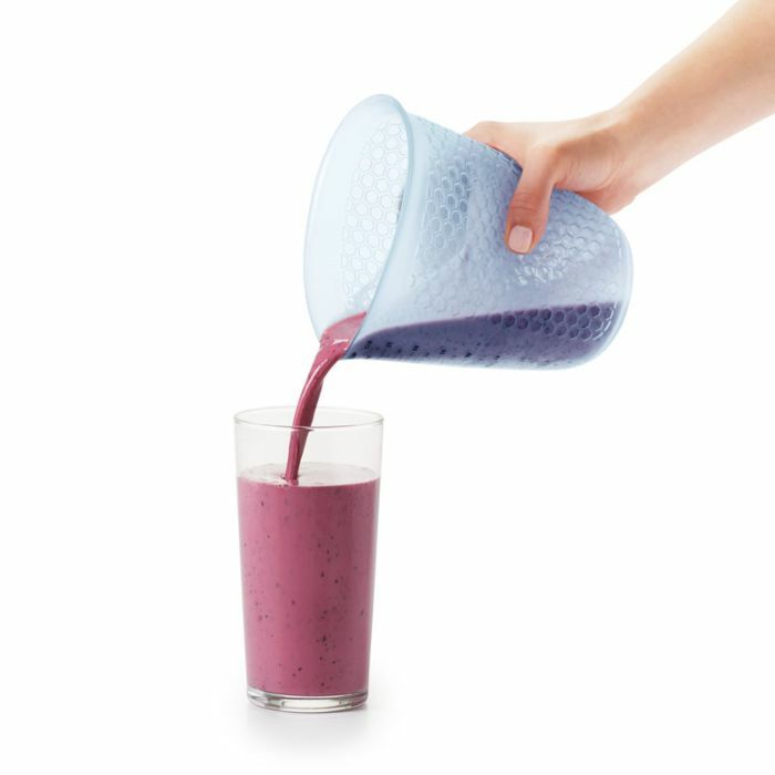 4-cup-squeeze-and-pour-measuring-cup-h0 measuring_cup_1.jpg