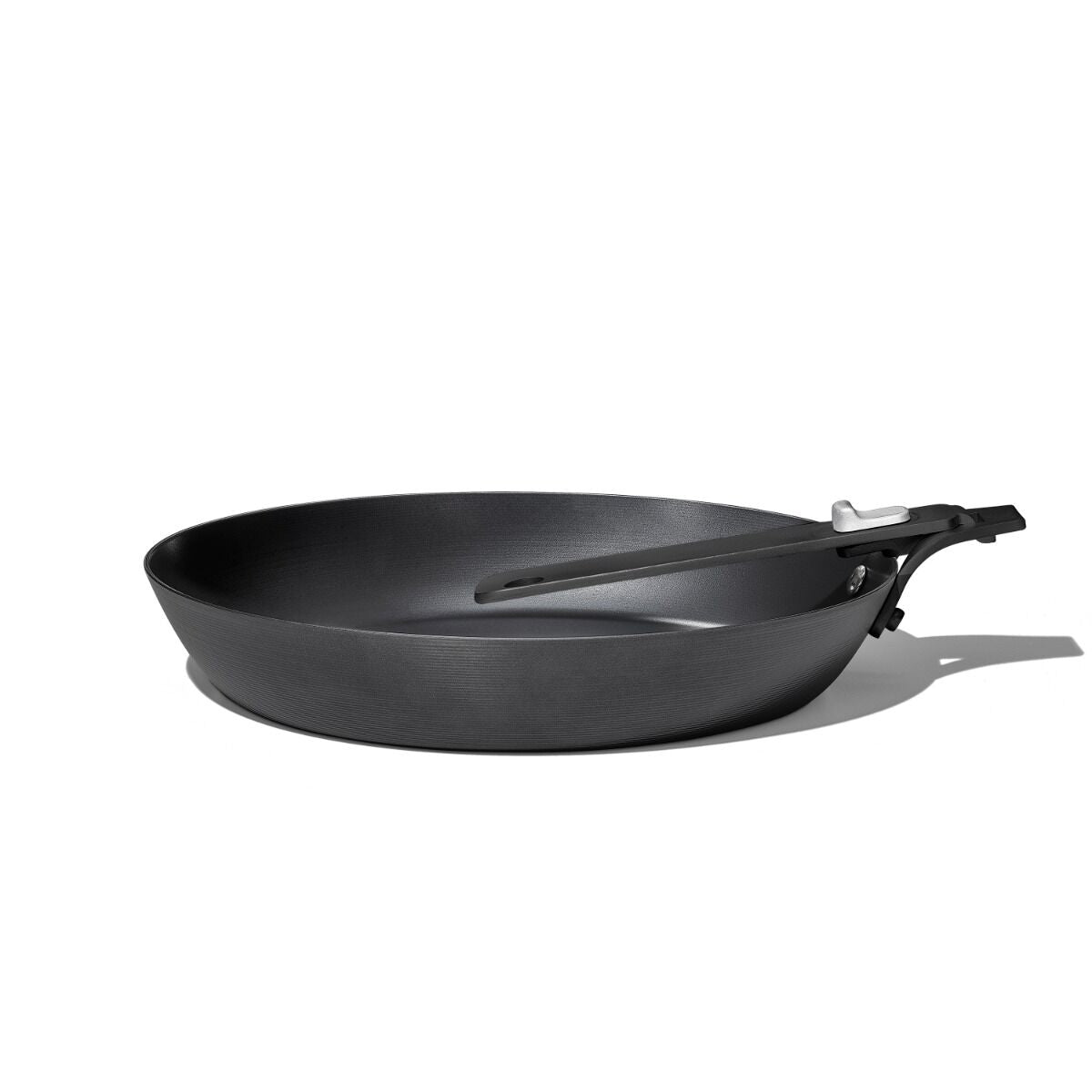 carbon-steel-with-removable-handle-10in-pan-p4 od__2059640001__10incarbonsteelpan_67_rgb.jpg