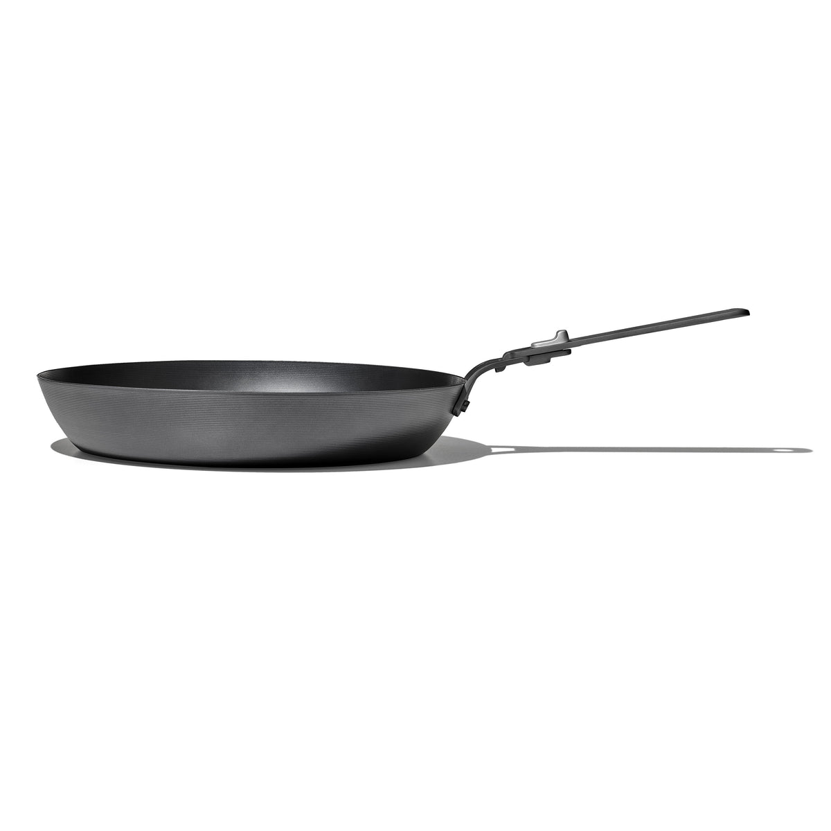 outdoor-12-inch-carbon-steel-pan-with-removable-handle-u1 od__2059650001_12incarbonsteelpan_63_rgb.jpg