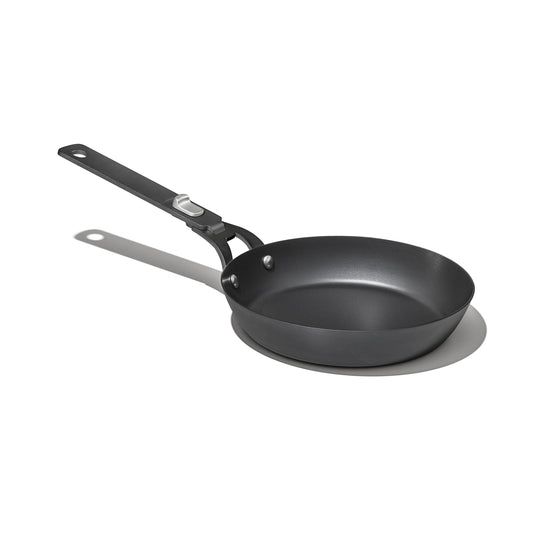 carbon-steel-with-removable-handle-8in-pan-p7 od__2059660001__8incarbonsteelpan_78_rgb.jpg