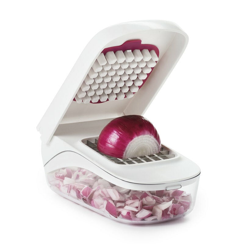 vegetable-chopper-with-easy-pour-opening-t2 onion_6.jpg