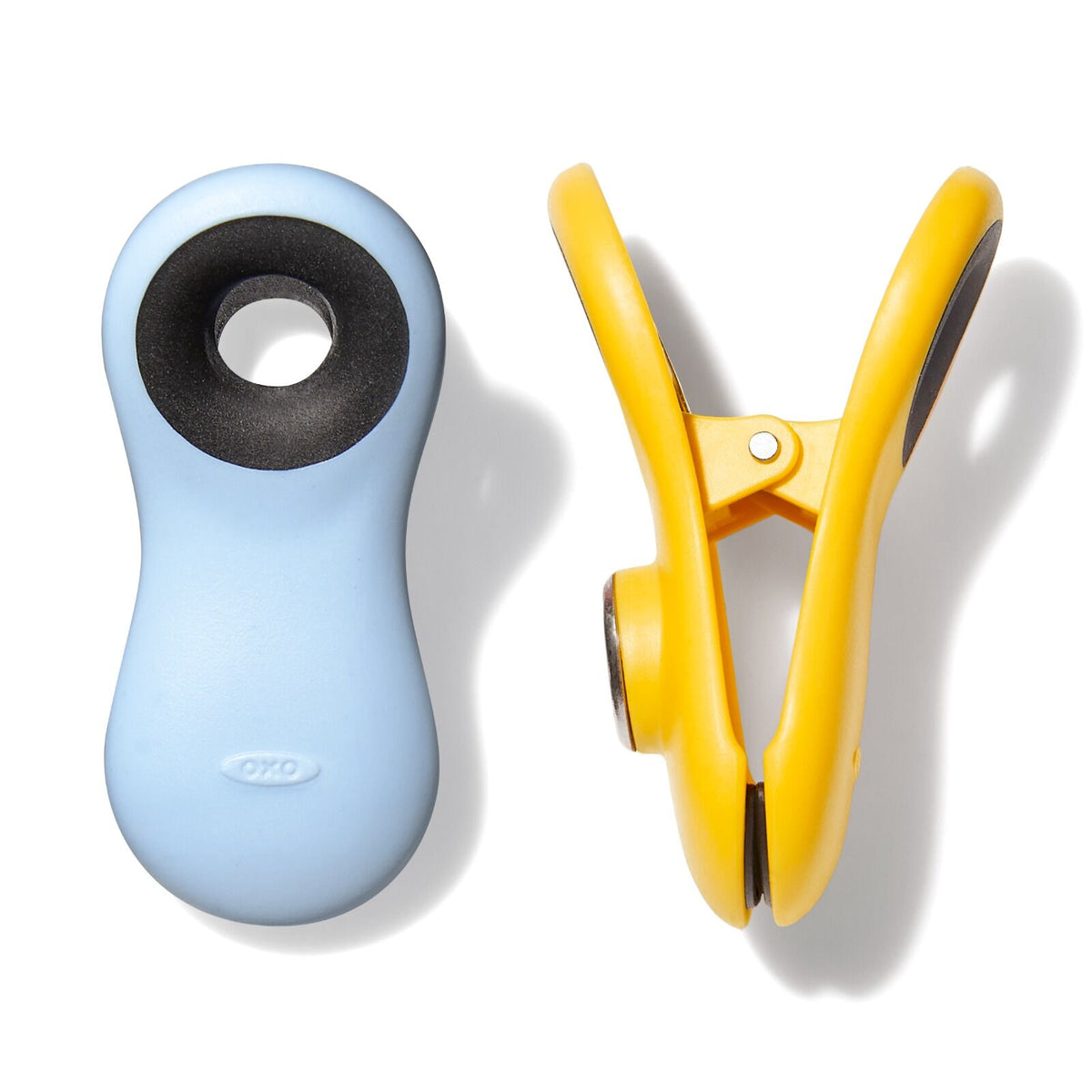 magnetic-all-purpose-clips-4-pack-assorted-colors-y9 oxo_magnetic_clips_set-13328400_015.jpg