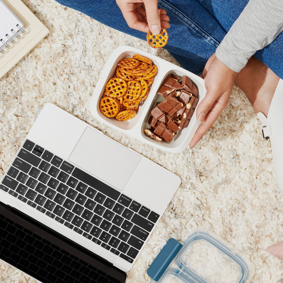 prep-and-go-2-cup-divided-container-g7 oxo_prepgo_2cup-divided-container_apdp_pdp_04_1_.jpeg