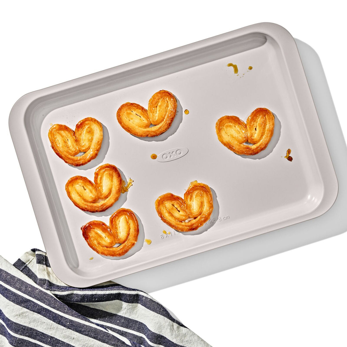 non-stick-pro-ceramic-coated-metal-bakeware-quarter-sheet-pan-storm-blue-u4 oxo_quarter-sheet-pan_pdp_01.jpg