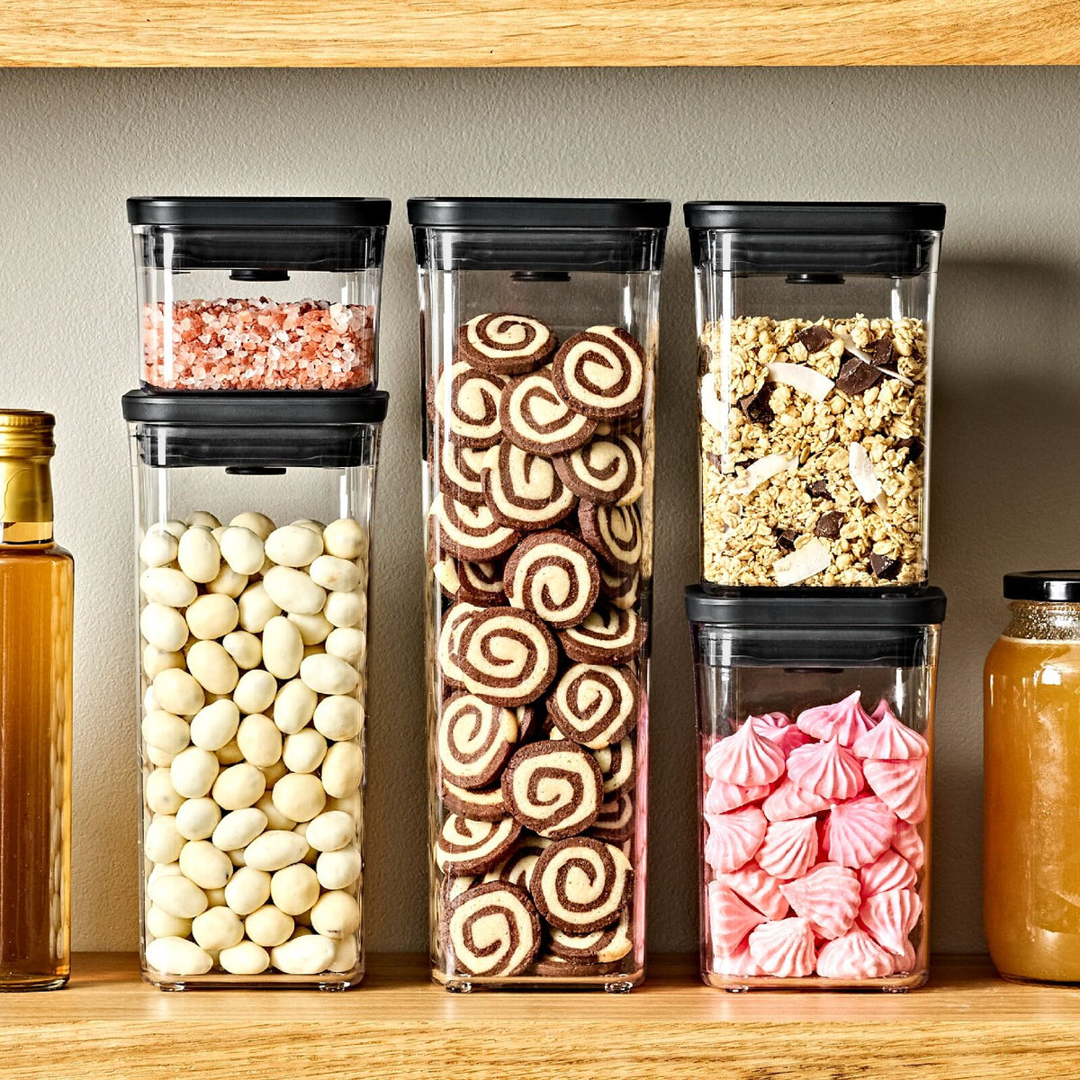 pop-container-small-square-short-1-1-qt-1-0-l-q8 pop-matte-neutrals-black_pdp_05_5_.jpg