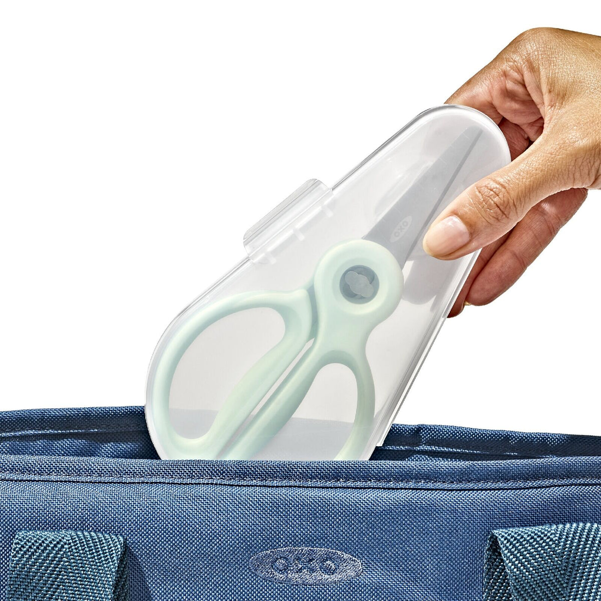 on-the-go-food-scissors-with-case-g0 tot_61176600_baby-food-scissors-opal_pdp_03.jpeg