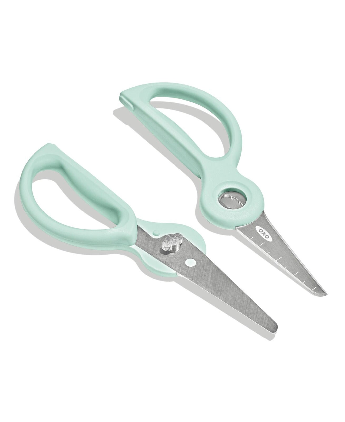 on-the-go-food-scissors-with-case-g0 tot_61176600_baby-food-scissors-opal_pdp_macys_05.jpeg