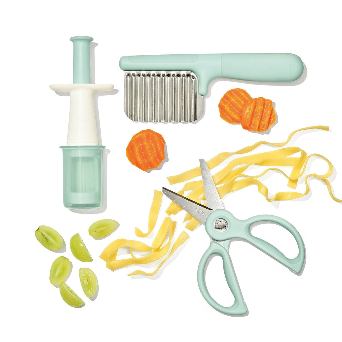 cut-and-prep-set-3-piece-a8 tot_61176700_baby-food-prep-set_pdp_01.jpeg