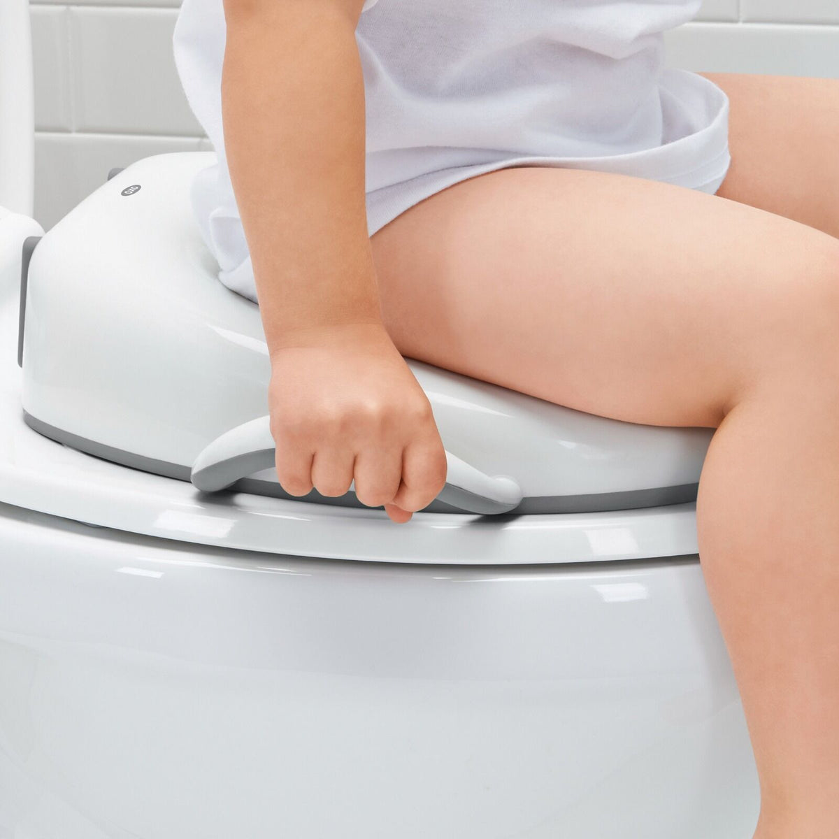 sit-right-potty-seat-gray-k5 tot_6315900_sitrightpottygray_pdp_04.jpg
